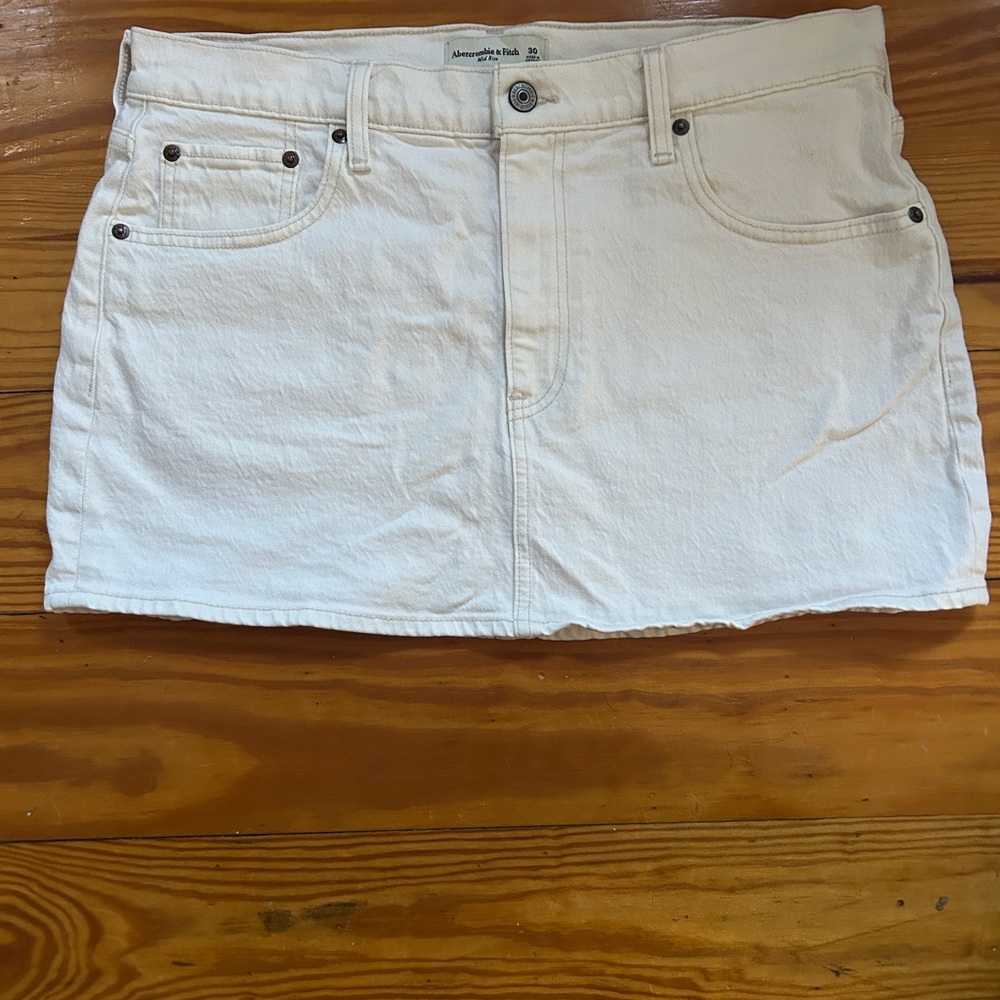 Abercrombie & Fitch Off-White Mini Skirt
